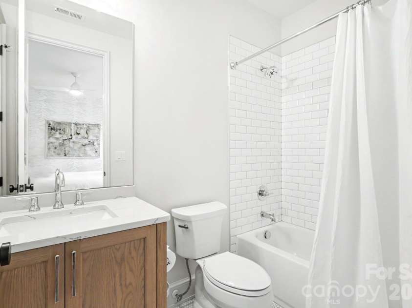 2310 Beverly Drive, Charlotte, NC 28207.  MLS# CAR4395638, YatesRealty ID 43467. 
