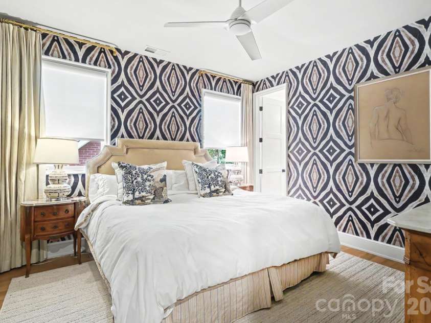 2310 Beverly Drive, Charlotte, NC 28207.  MLS# CAR4395638, YatesRealty ID 43467. 