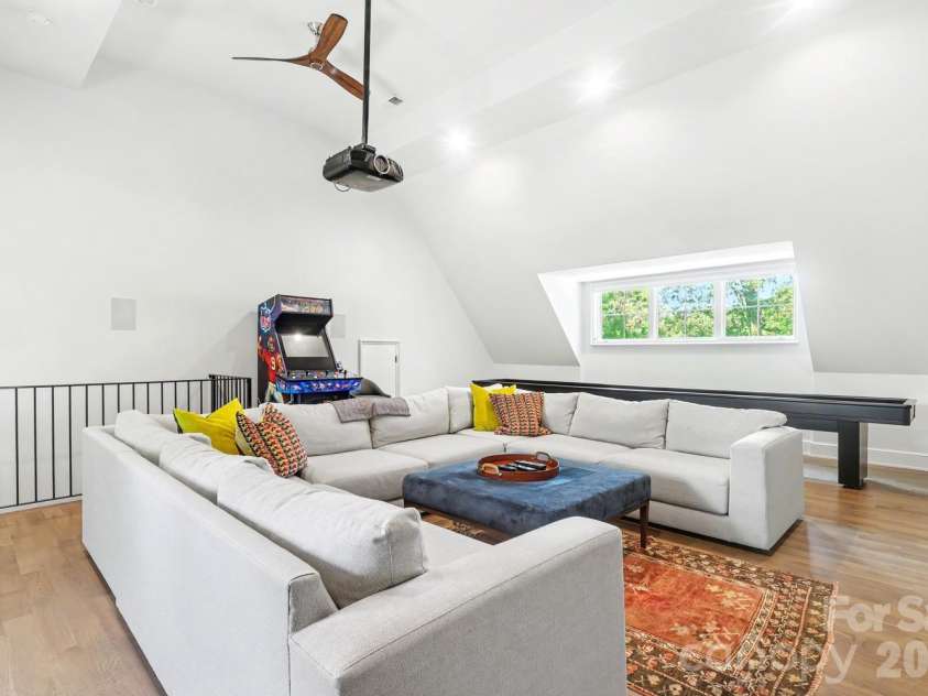 2310 Beverly Drive, Charlotte, NC 28207.  MLS# CAR4395638, YatesRealty ID 43467. 