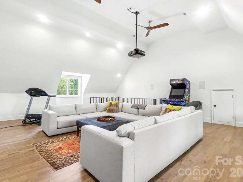 2310 Beverly Drive, Charlotte, NC 28207.  MLS# CAR4395638, YatesRealty ID 43467. 