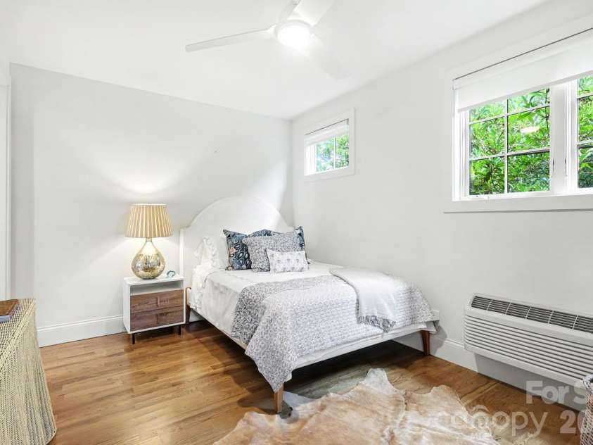 2310 Beverly Drive, Charlotte, NC 28207.  MLS# CAR4395638, YatesRealty ID 43467. 