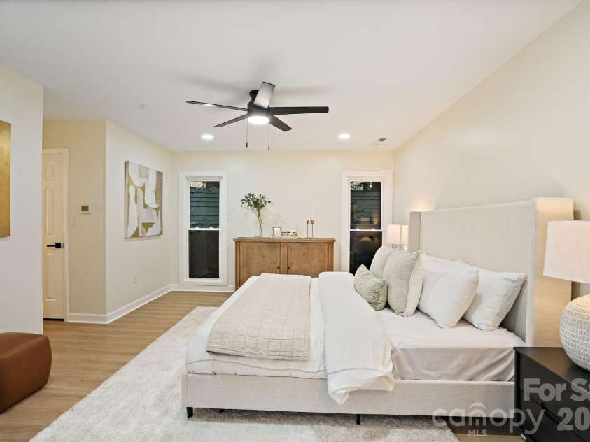 6301 Saddlebrook Court, Charlotte, NC 28226.  MLS# CAR4408087, YatesRealty ID 43468. Large Primary Suite on Main Level