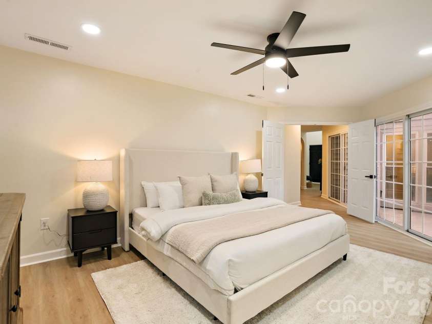6301 Saddlebrook Court, Charlotte, NC 28226.  MLS# CAR4408087, YatesRealty ID 43468. Primary with Atrium Access