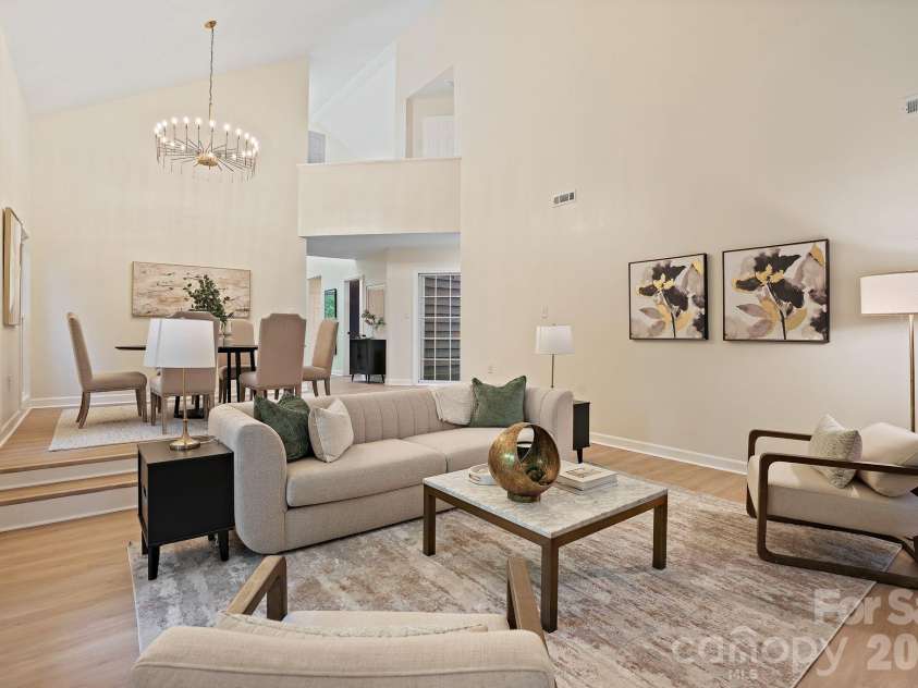6301 Saddlebrook Court, Charlotte, NC 28226.  MLS# CAR4408087, YatesRealty ID 43468. Second Level Walkway