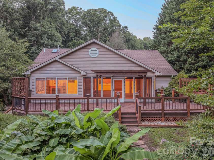5 Kari Circle, Candler, NC 28715.  MLS# CAR4412820, YatesRealty ID 43469. 