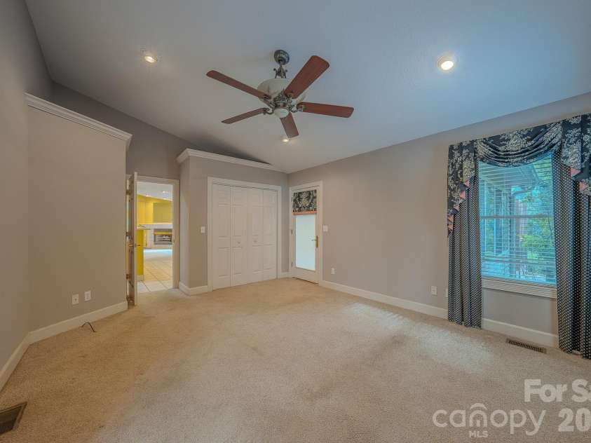 5 Kari Circle, Candler, NC 28715.  MLS# CAR4412820, YatesRealty ID 43469. 