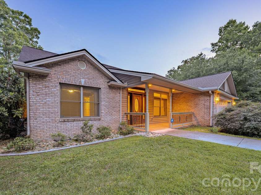 5 Kari Circle, Candler, NC 28715.  MLS# CAR4412820, YatesRealty ID 43469. 