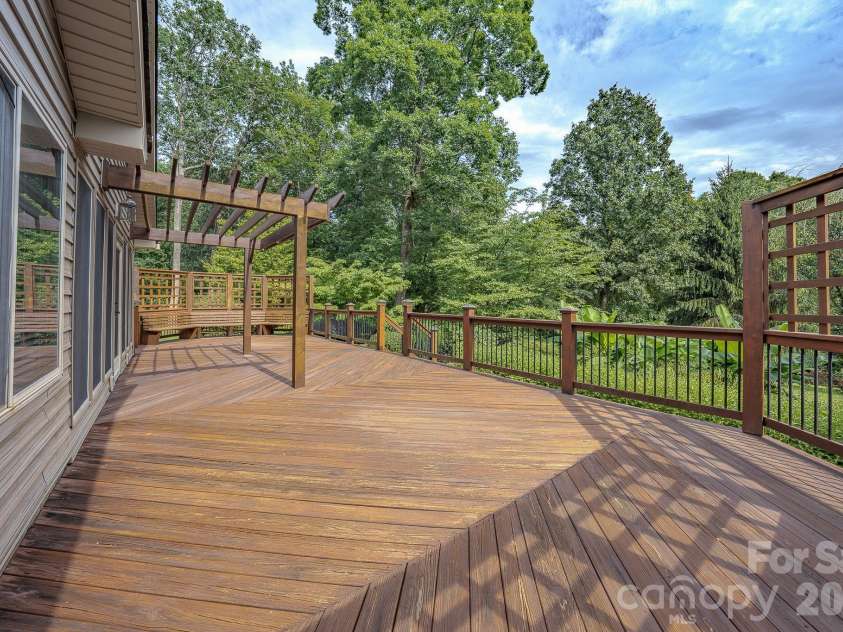 5 Kari Circle, Candler, NC 28715.  MLS# CAR4412820, YatesRealty ID 43469. 