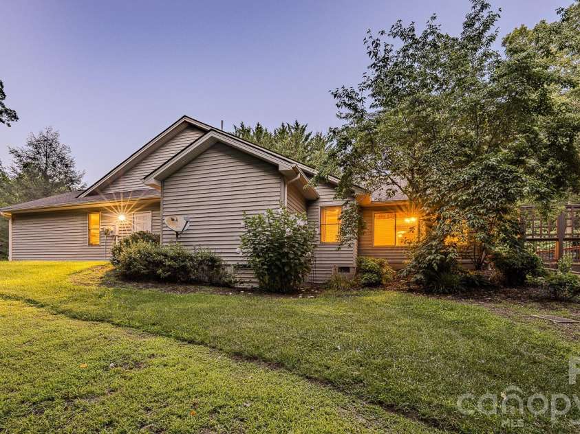 5 Kari Circle, Candler, NC 28715.  MLS# CAR4412820, YatesRealty ID 43469. 