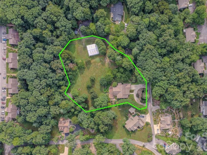 5 Kari Circle, Candler, NC 28715.  MLS# CAR4412820, YatesRealty ID 43469. Approximate property outline