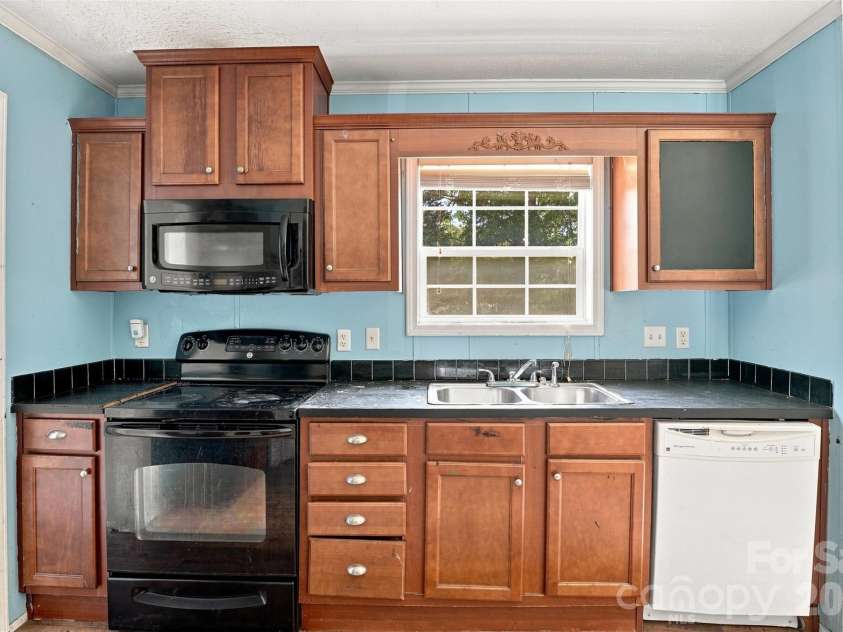 121 Pine State Road, Troutman, NC 28166.  MLS# CAR4408362, YatesRealty ID 43470. 