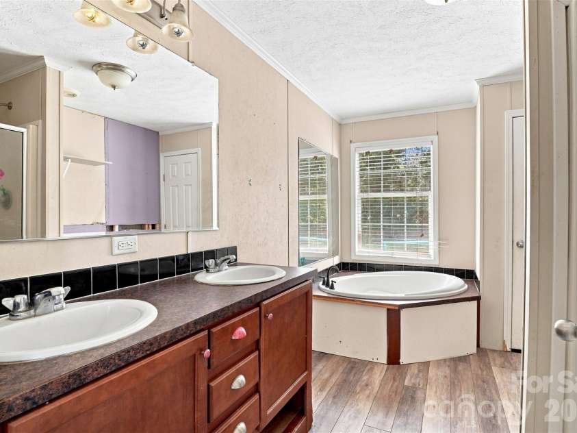 121 Pine State Road, Troutman, NC 28166.  MLS# CAR4408362, YatesRealty ID 43470. 