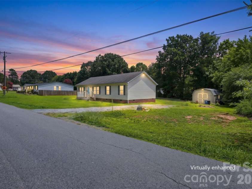 121 Pine State Road, Troutman, NC 28166.  MLS# CAR4408362, YatesRealty ID 43470. 