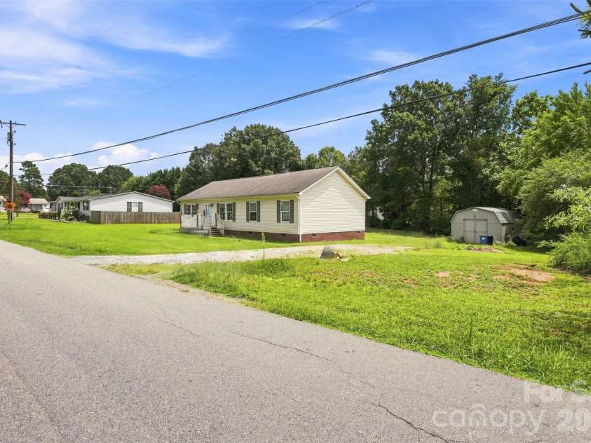 121 Pine State Road, Troutman, NC 28166.  MLS# CAR4408362, YatesRealty ID 43470. 