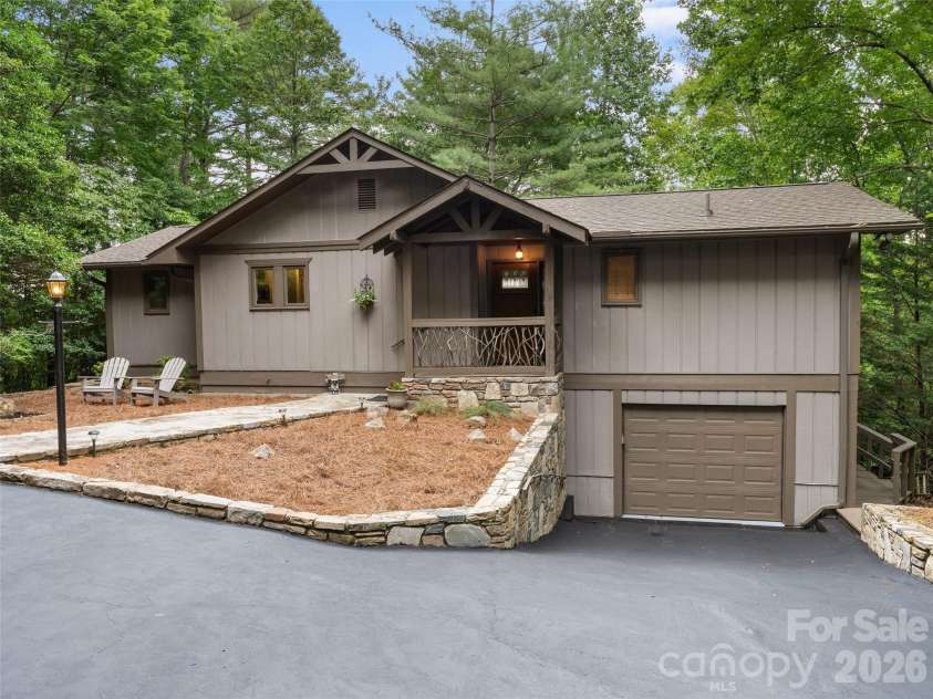 32 Uloque Court, Brevard, NC 28712.  MLS# CAR4408431, YatesRealty ID 43472. 