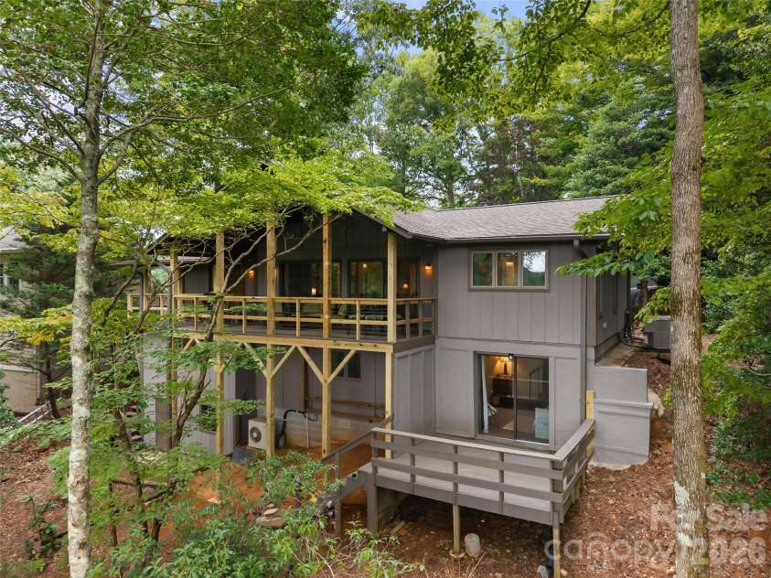 32 Uloque Court, Brevard, NC 28712.  MLS# CAR4408431, YatesRealty ID 43472. 