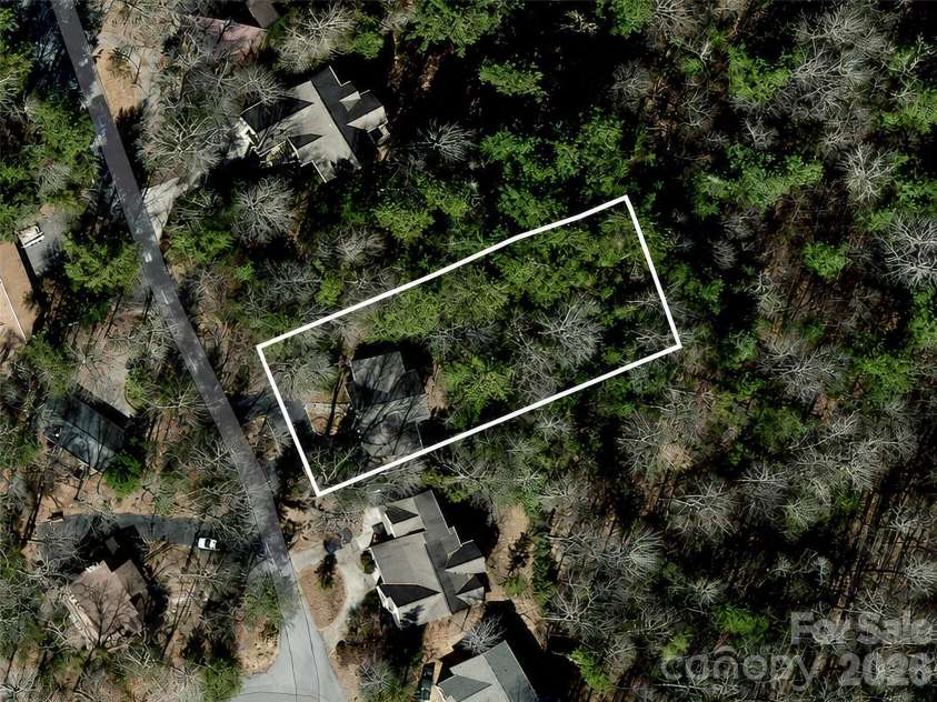 32 Uloque Court, Brevard, NC 28712.  MLS# CAR4408431, YatesRealty ID 43472. 