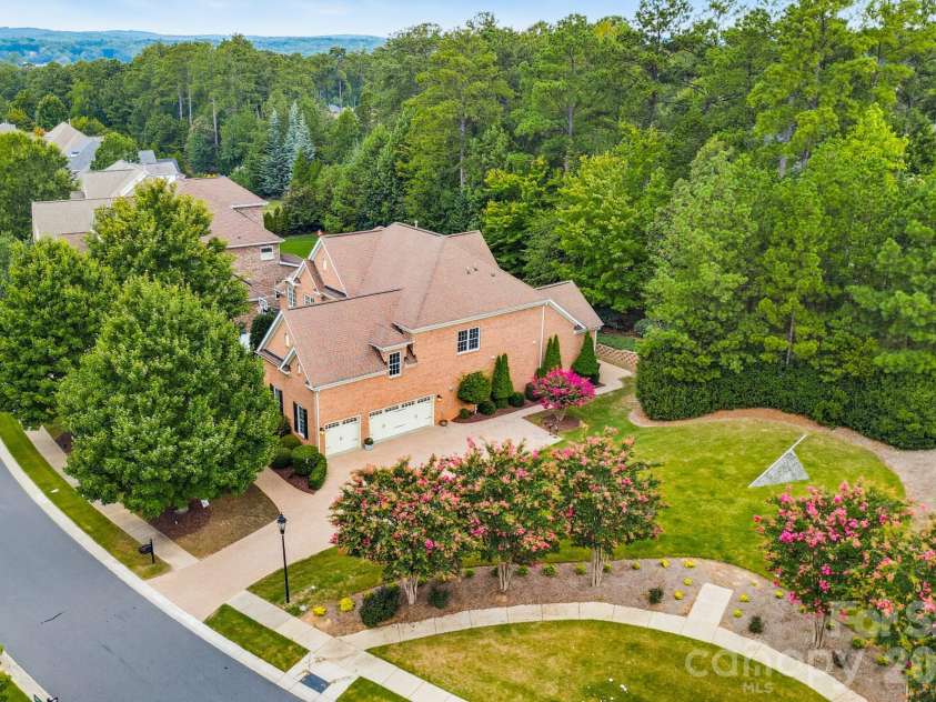 16506 Doves Canyon Lane, Charlotte, NC 28278.  MLS# CAR4410275, YatesRealty ID 43473. 