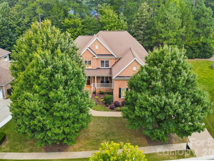 16506 Doves Canyon Lane, Charlotte, NC 28278.  MLS# CAR4410275, YatesRealty ID 43473. 