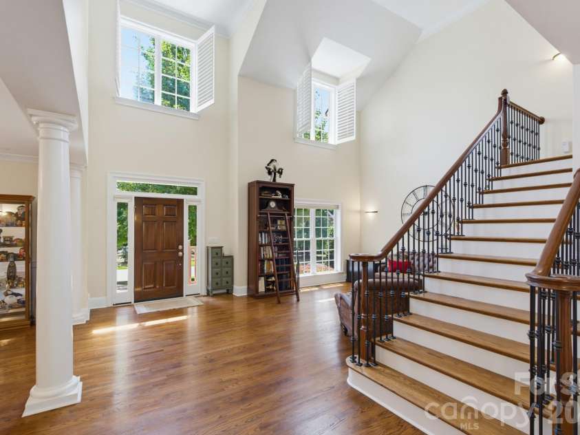 16506 Doves Canyon Lane, Charlotte, NC 28278.  MLS# CAR4410275, YatesRealty ID 43473. 