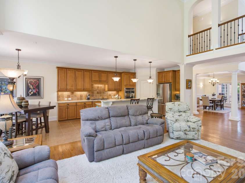 16506 Doves Canyon Lane, Charlotte, NC 28278.  MLS# CAR4410275, YatesRealty ID 43473. 