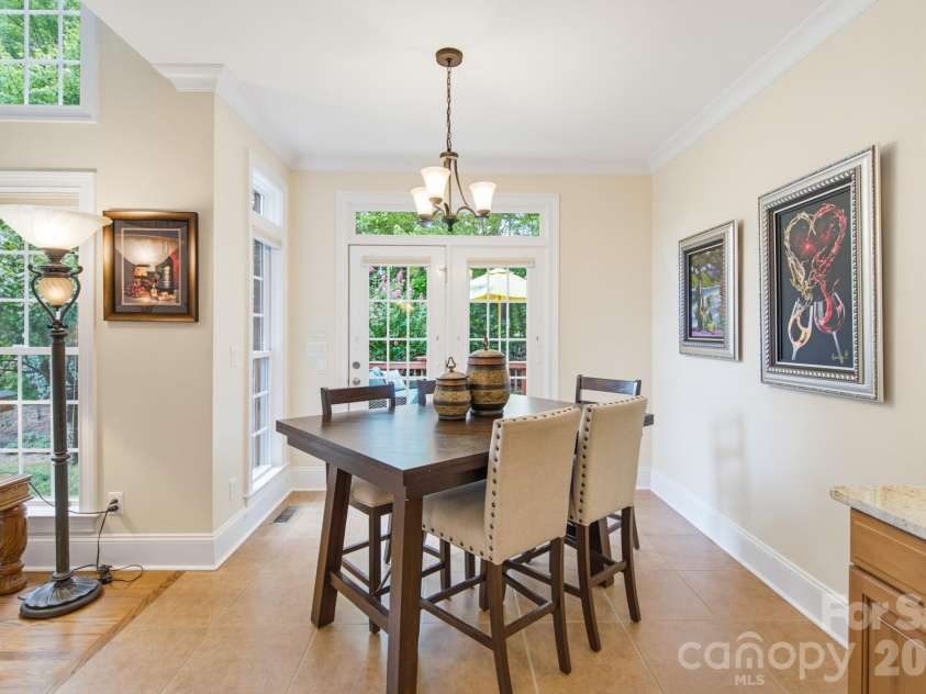 16506 Doves Canyon Lane, Charlotte, NC 28278.  MLS# CAR4410275, YatesRealty ID 43473. 