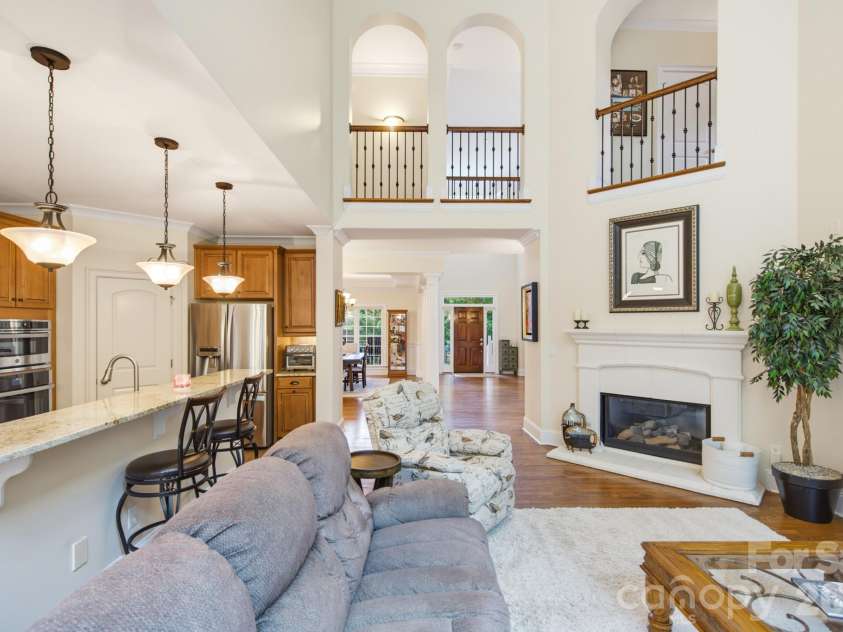 16506 Doves Canyon Lane, Charlotte, NC 28278.  MLS# CAR4410275, YatesRealty ID 43473. 