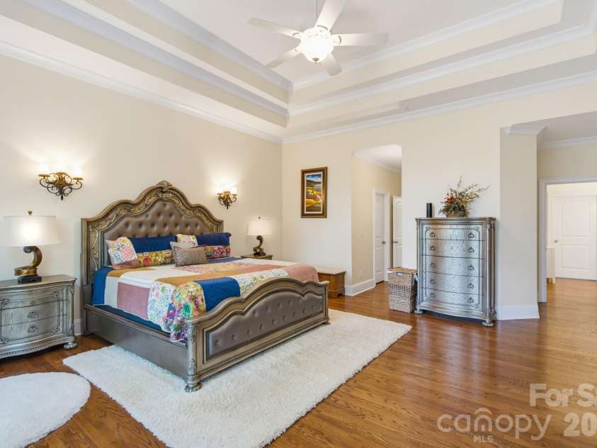 16506 Doves Canyon Lane, Charlotte, NC 28278.  MLS# CAR4410275, YatesRealty ID 43473. 