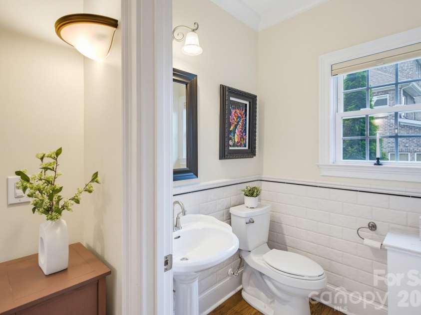 16506 Doves Canyon Lane, Charlotte, NC 28278.  MLS# CAR4410275, YatesRealty ID 43473. 