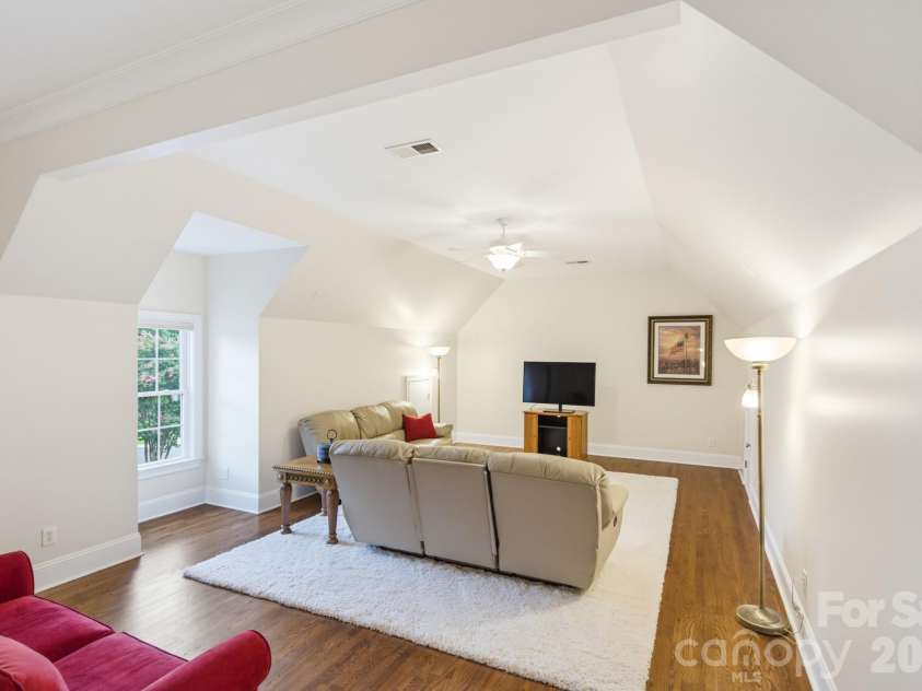 16506 Doves Canyon Lane, Charlotte, NC 28278.  MLS# CAR4410275, YatesRealty ID 43473. 