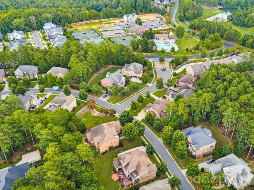 16506 Doves Canyon Lane, Charlotte, NC 28278.  MLS# CAR4410275, YatesRealty ID 43473. 