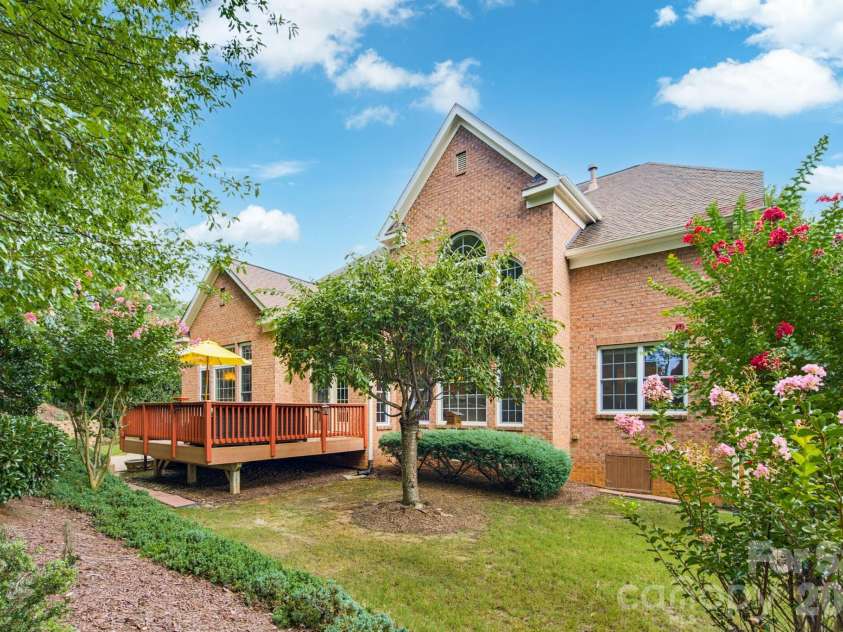 16506 Doves Canyon Lane, Charlotte, NC 28278.  MLS# CAR4410275, YatesRealty ID 43473. 