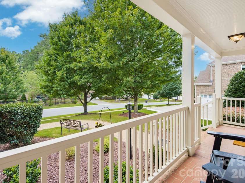 16506 Doves Canyon Lane, Charlotte, NC 28278.  MLS# CAR4410275, YatesRealty ID 43473. 