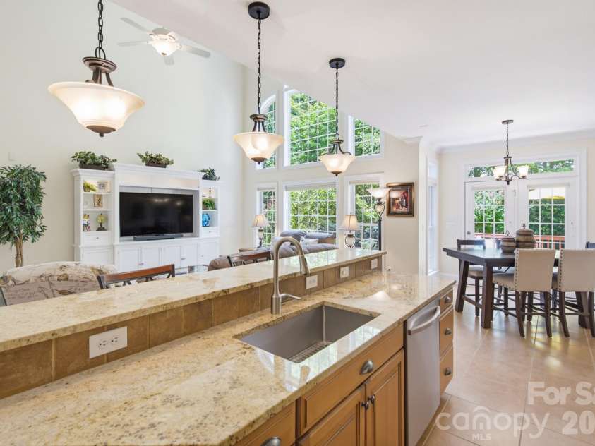 16506 Doves Canyon Lane, Charlotte, NC 28278.  MLS# CAR4410275, YatesRealty ID 43473. 