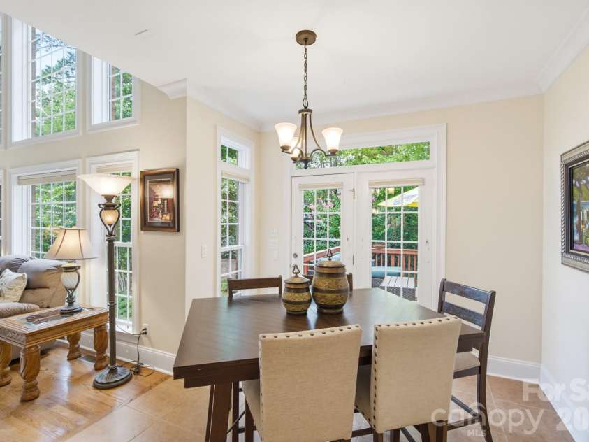 16506 Doves Canyon Lane, Charlotte, NC 28278.  MLS# CAR4410275, YatesRealty ID 43473. 