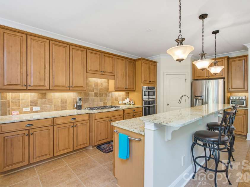 16506 Doves Canyon Lane, Charlotte, NC 28278.  MLS# CAR4410275, YatesRealty ID 43473. 