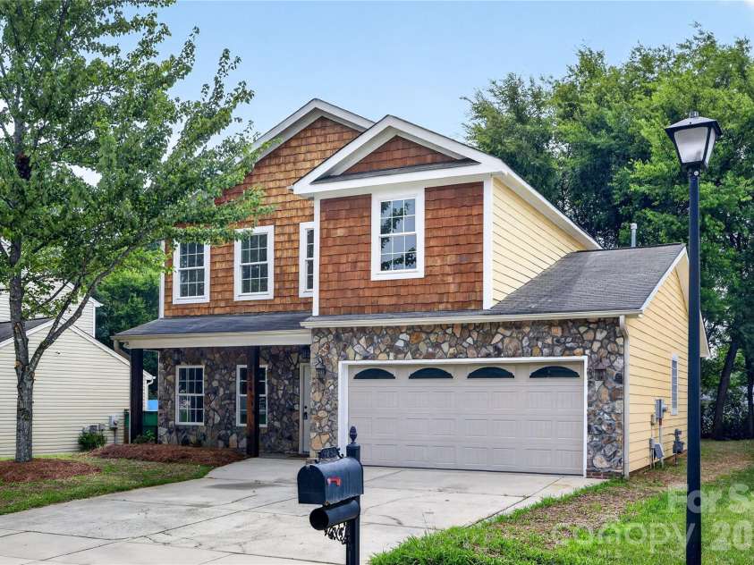 9232 Aloysia Lane, Charlotte, NC 28269.  MLS# CAR4405018, YatesRealty ID 43474. 