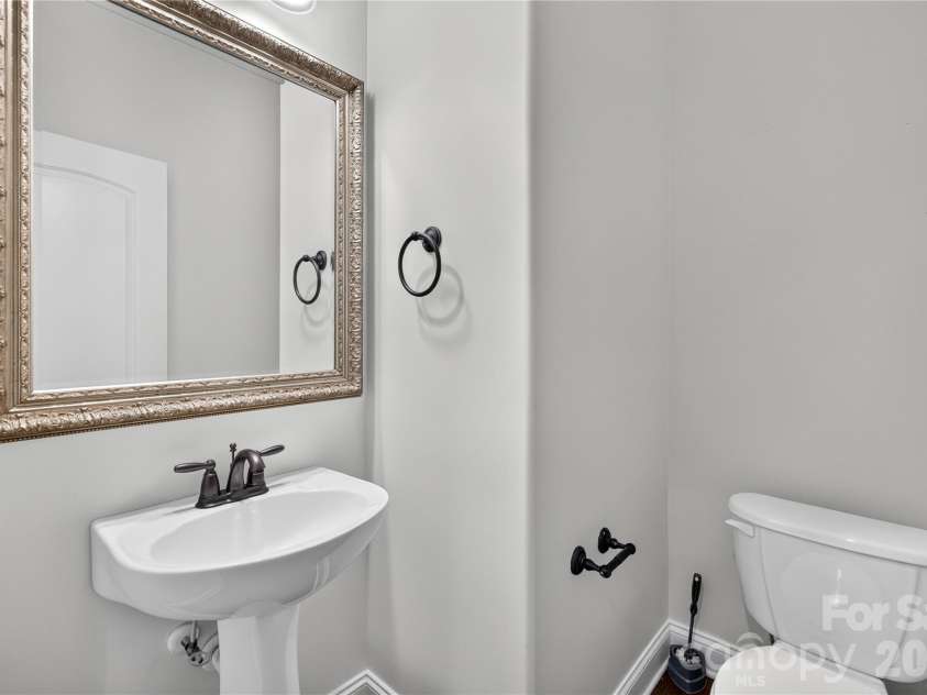 9232 Aloysia Lane, Charlotte, NC 28269.  MLS# CAR4405018, YatesRealty ID 43474. 