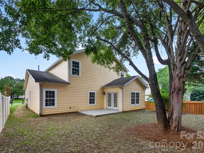 9232 Aloysia Lane, Charlotte, NC 28269.  MLS# CAR4405018, YatesRealty ID 43474. 