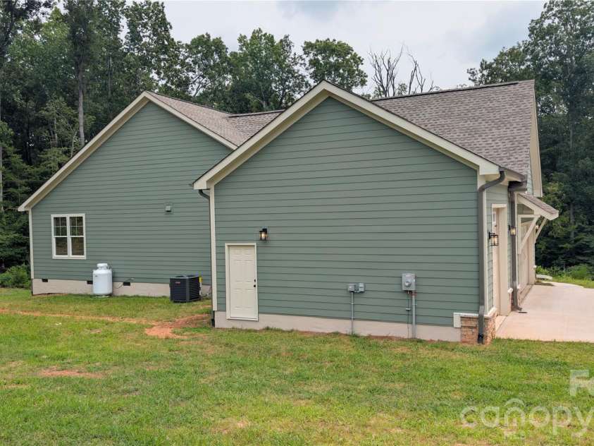 3165 Timber Run Lane, Maiden, NC 28650.  MLS# CAR4412264, YatesRealty ID 43475. 