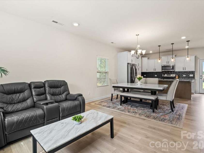 4627 Shattalon Drive, Winston Salem, NC 27106.  MLS# CAR4407534, YatesRealty ID 43478. 