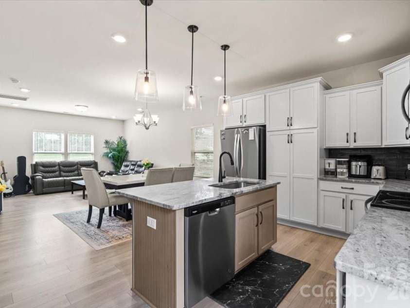 4627 Shattalon Drive, Winston Salem, NC 27106.  MLS# CAR4407534, YatesRealty ID 43478. 