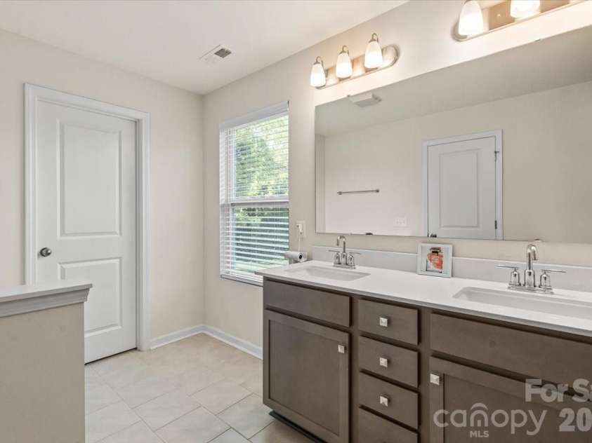 4627 Shattalon Drive, Winston Salem, NC 27106.  MLS# CAR4407534, YatesRealty ID 43478. 