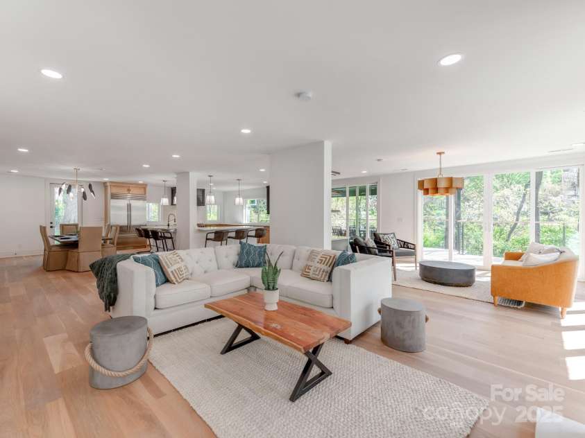 1417 Wendover Road, Charlotte, NC 28211.  MLS# CAR4242802, YatesRealty ID 4348. 