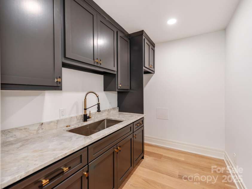 1417 Wendover Road, Charlotte, NC 28211.  MLS# CAR4242802, YatesRealty ID 4348. 