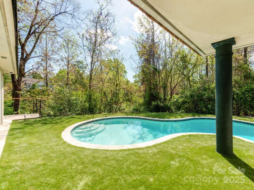 1417 Wendover Road, Charlotte, NC 28211.  MLS# CAR4242802, YatesRealty ID 4348. 