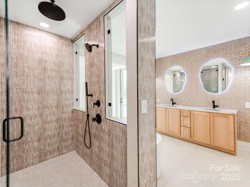 1417 Wendover Road, Charlotte, NC 28211.  MLS# CAR4242802, YatesRealty ID 4348. 