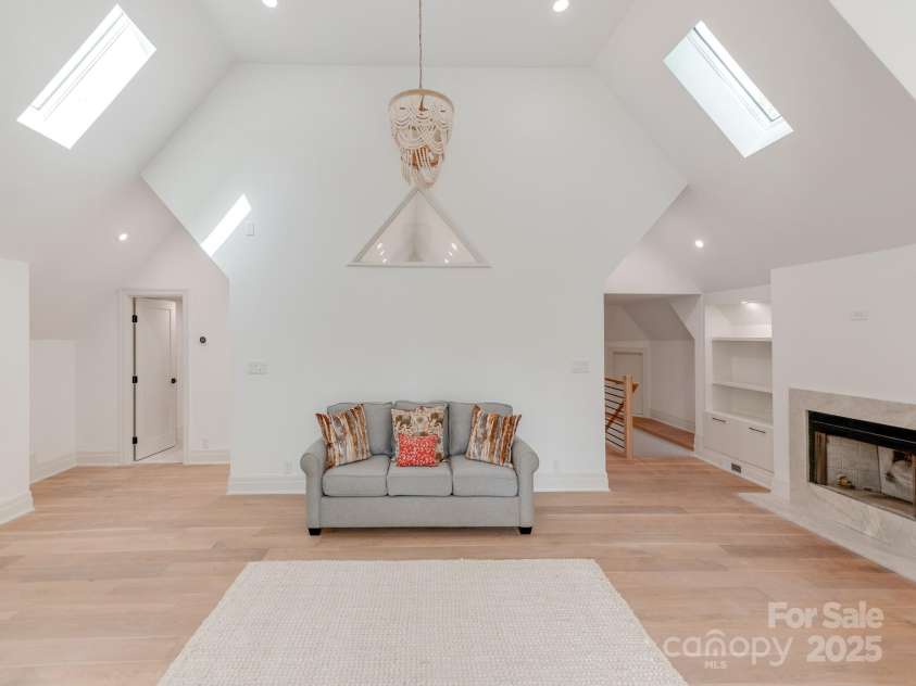 1417 Wendover Road, Charlotte, NC 28211.  MLS# CAR4242802, YatesRealty ID 4348. 