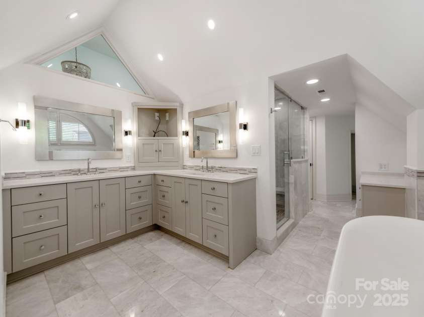 1417 Wendover Road, Charlotte, NC 28211.  MLS# CAR4242802, YatesRealty ID 4348. 