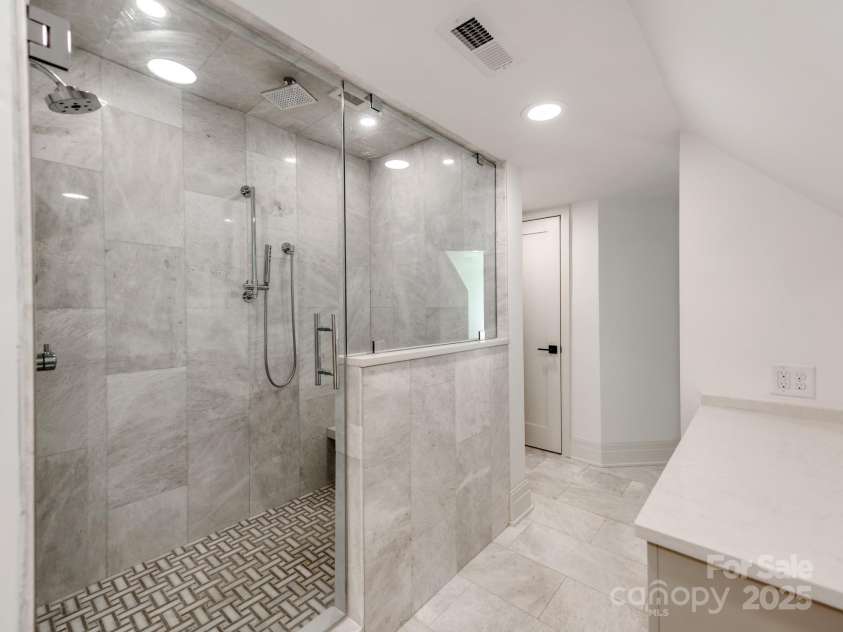 1417 Wendover Road, Charlotte, NC 28211.  MLS# CAR4242802, YatesRealty ID 4348. 